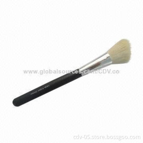 Makeup blush brush, made of wooden handle with great goat hair, various colors are available
